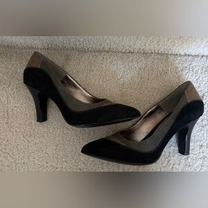 Sofft Tri-Color Suede Pump.  Sz 6